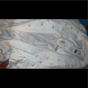 Cabernet Small white Robe